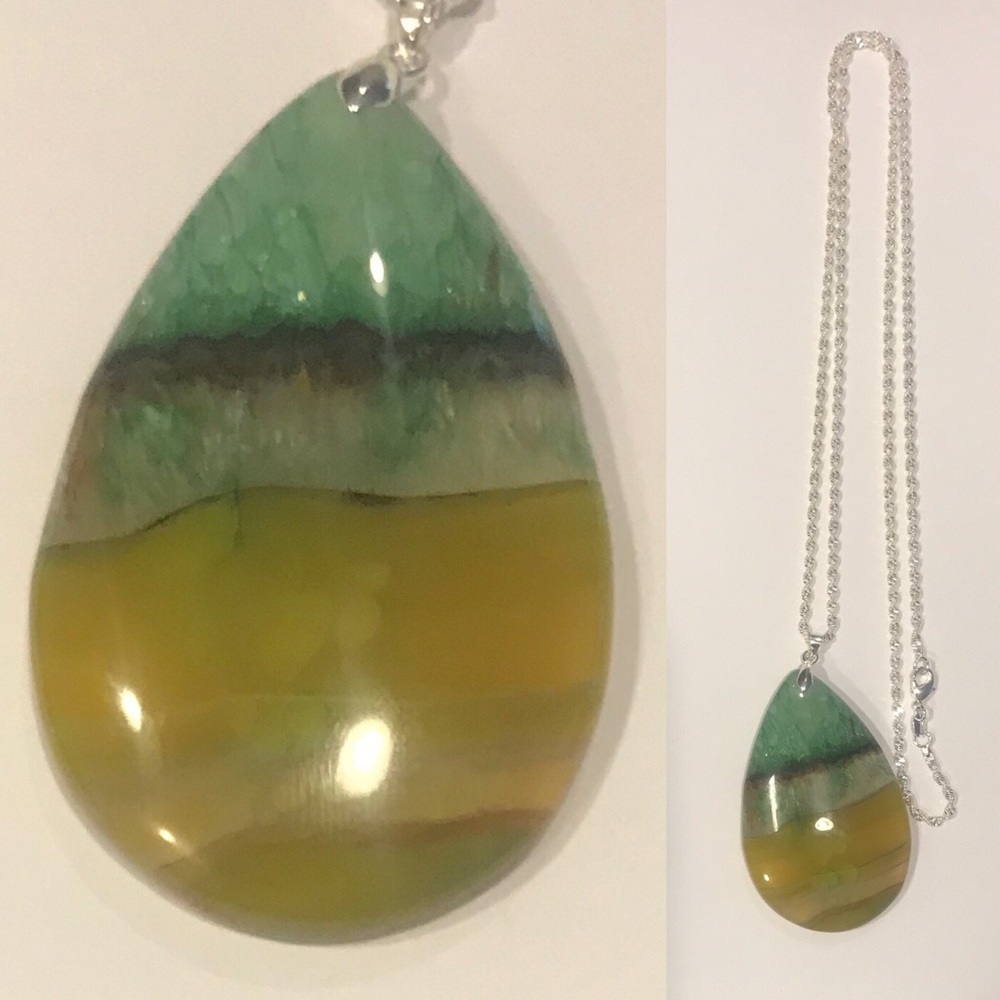 Green with yellow agate necklace